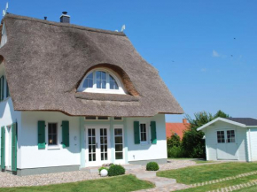 Reetgedecktes Ferienhaus in Rerik mit Terrasse Rerik